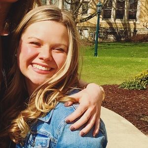 Meet your Posher, Alissa